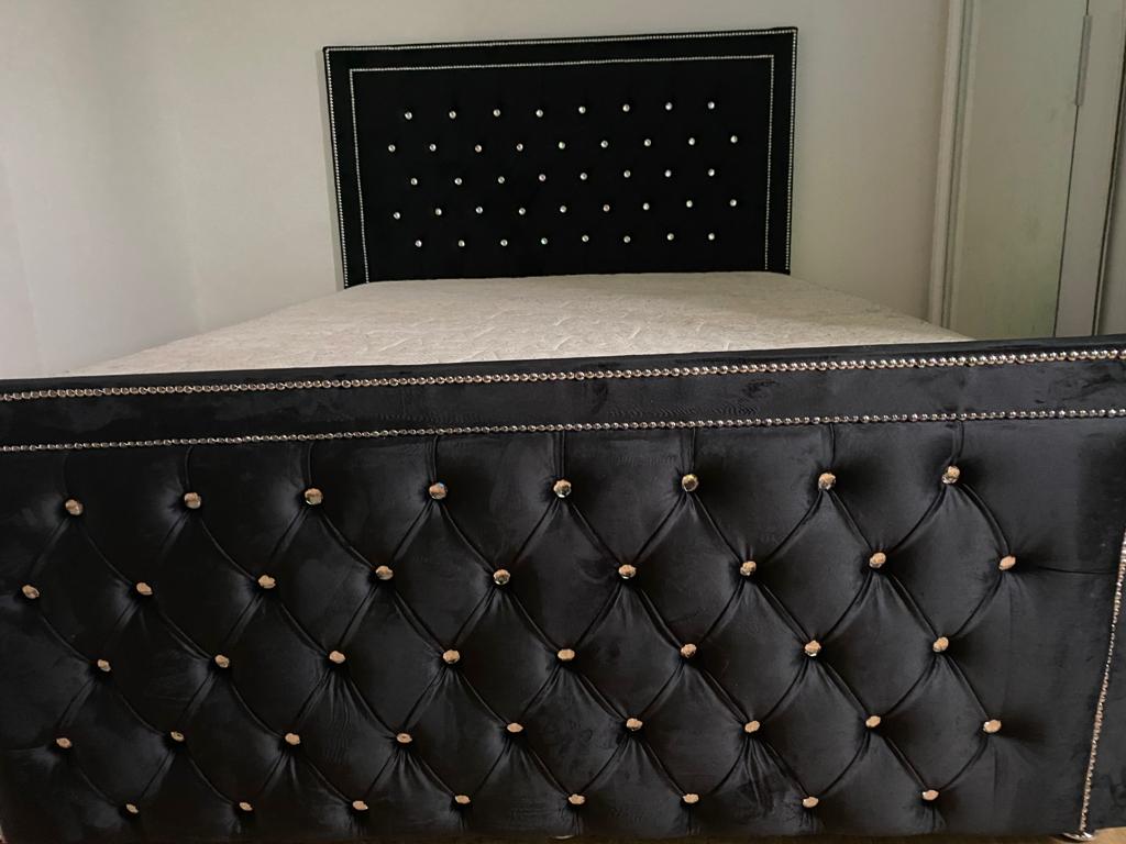 Hilton Chesterfield Ottoman Gas Lift Divan image 1