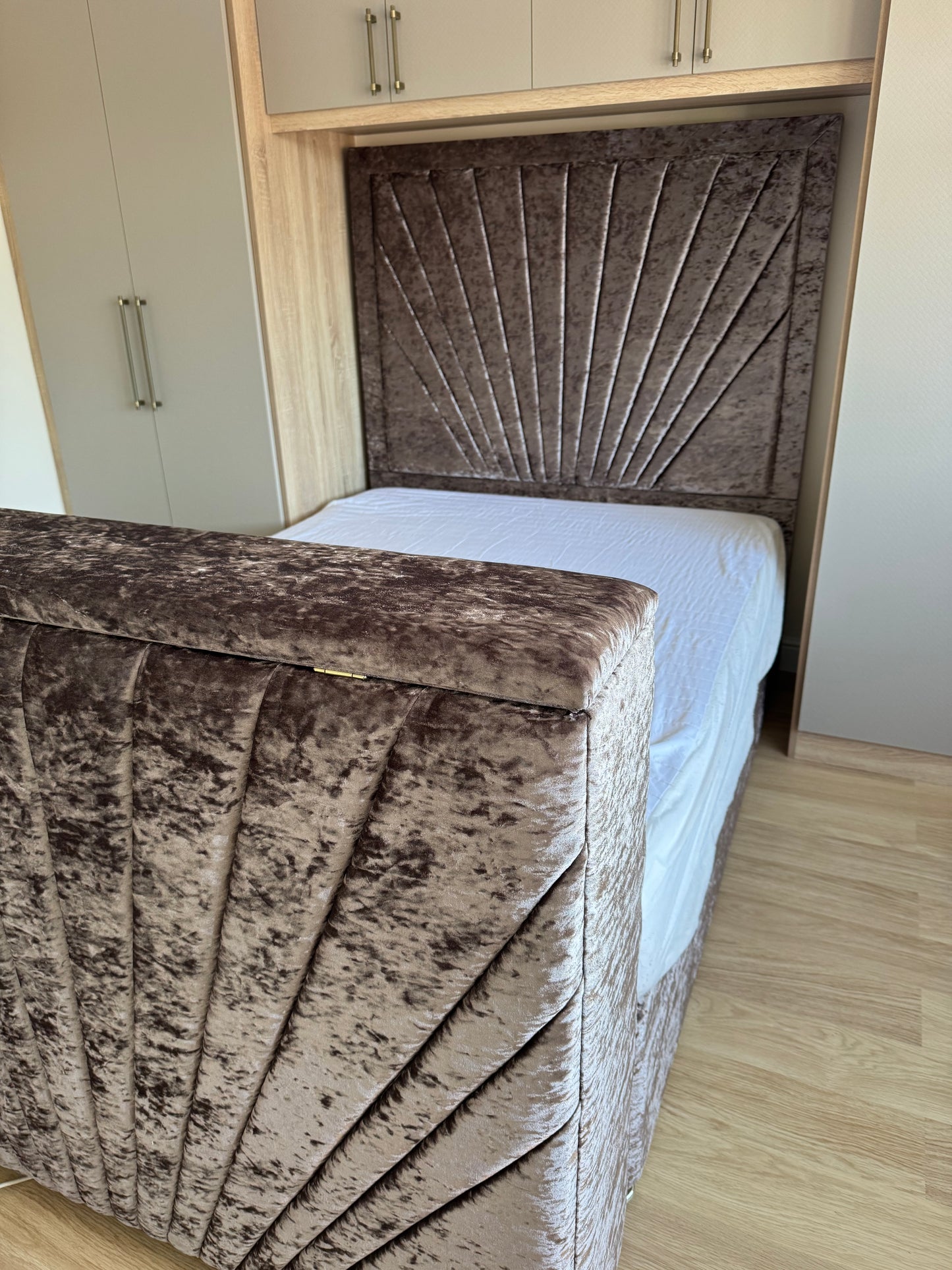 Sunrise TV Bed
