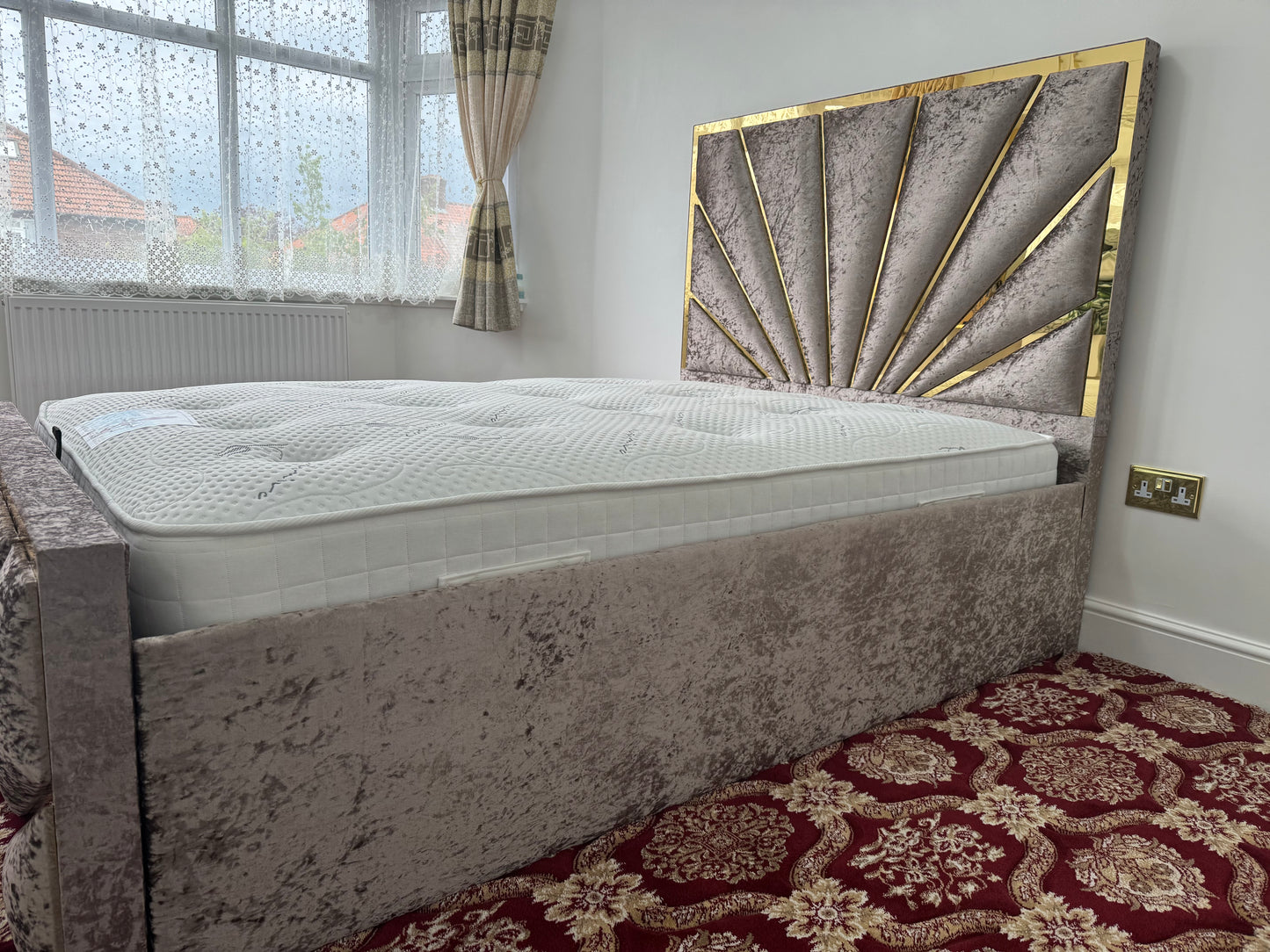 Geneva Sunrise Bed